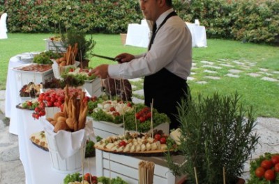 Catering service by specialized staff